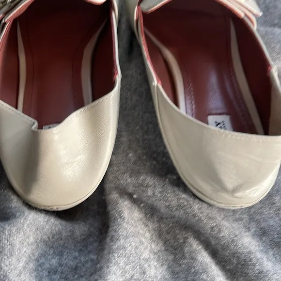 Bally Janelle Loafers Leather Almond Toe Faux Pearl EU Size 38 US Size 7