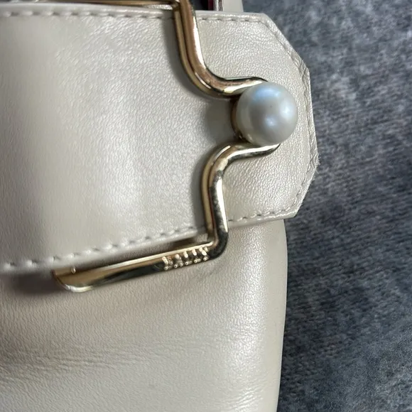 Bally Janelle Loafers Leather Almond Toe Faux Pearl EU Size 38 US Size 7