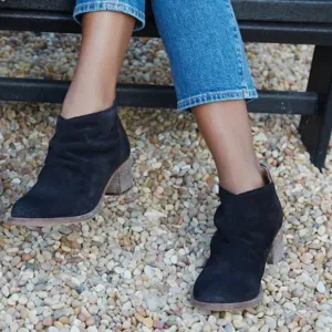 Beek Eaglet Heeled Suede Boots in Black | 7.5
