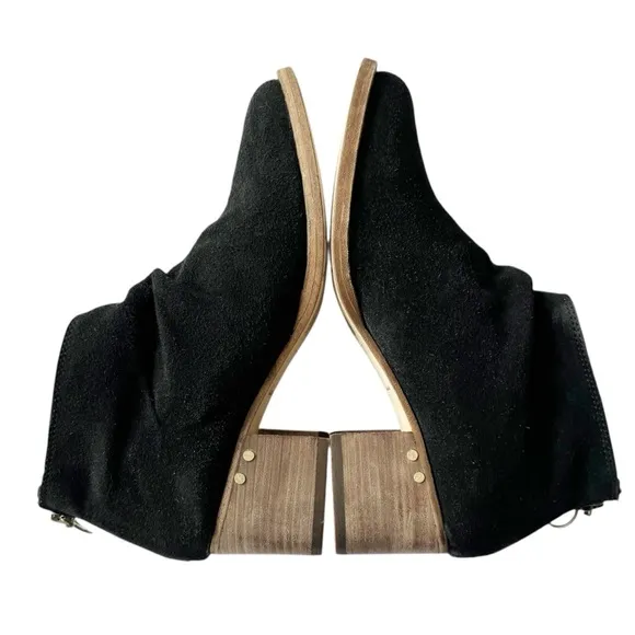 Beek Eaglet Heeled Suede Boots in Black | 7.5