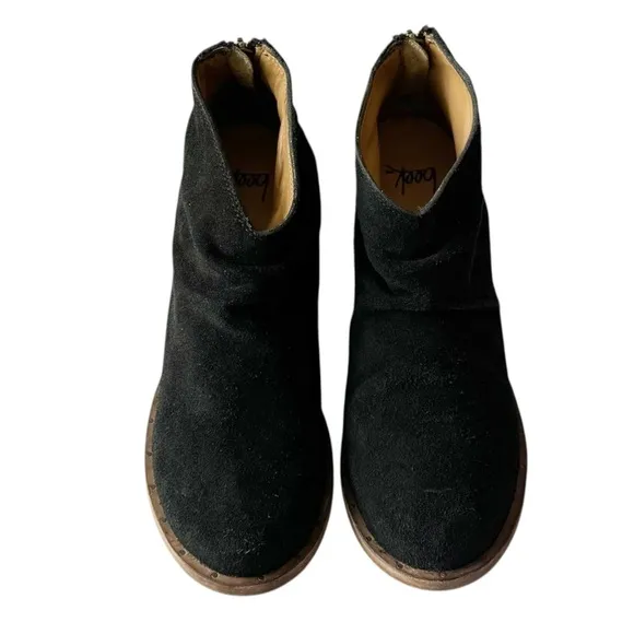 Beek Eaglet Heeled Suede Boots in Black | 7.5