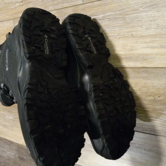 BLACK COLUMBIA 200grams OMNI-GRIP BOOTS