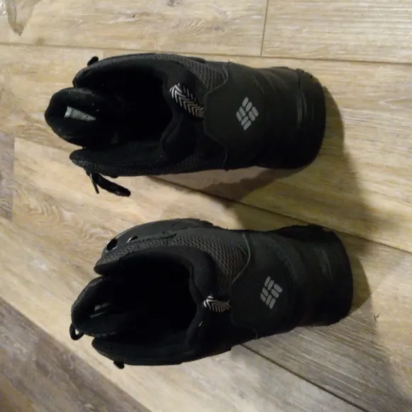 BLACK COLUMBIA 200grams OMNI-GRIP BOOTS