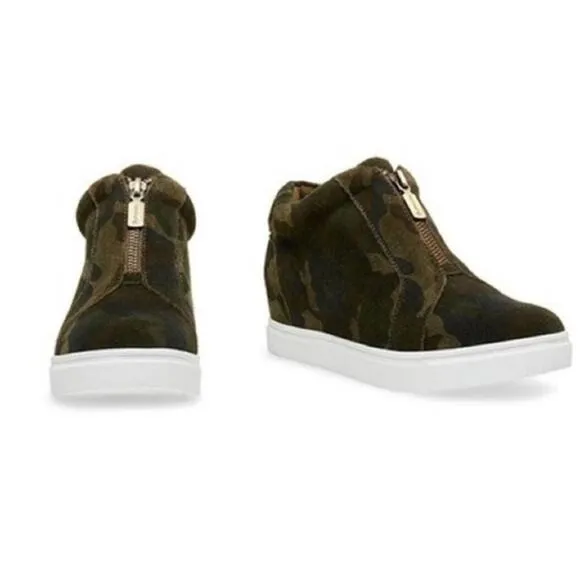 Blondo Glenda Waterproof Camo Hidden Wedge Sneaker Shoe Zip Close 7.5 7 1/2