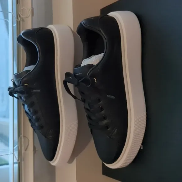 BNIB Sz 7 Black leather Rebecca Minkhoff platform  sneakers