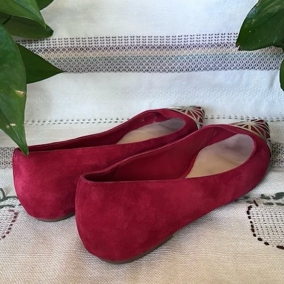 Brian Atwood Women’s Pointed Toe Metallic Cap Leather Suede Shini Red Flats