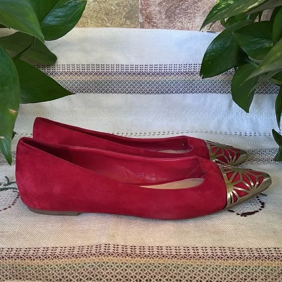 Brian Atwood Women’s Pointed Toe Metallic Cap Leather Suede Shini Red Flats