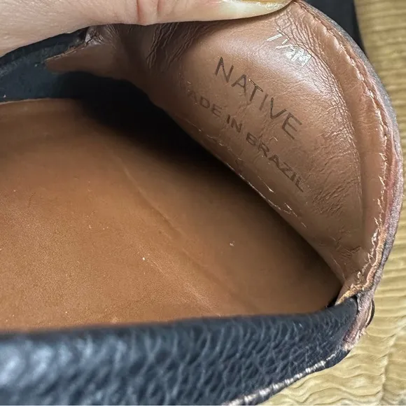Brighton Genuine Leather Native flats