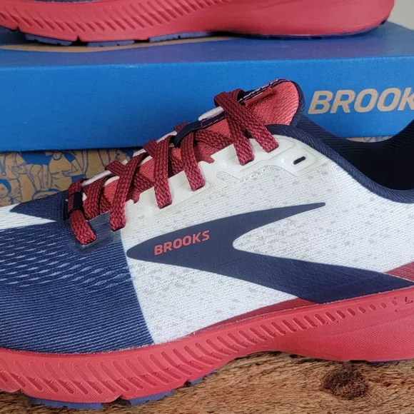 Brooks 8 NEW Launch Texas Flag USA Star Red White Blue Running Shoes Sneakers