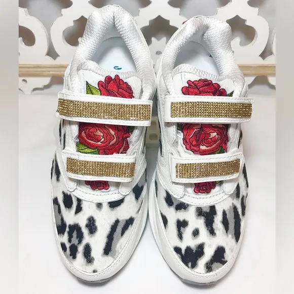 BROOKS ADDICTION WALKER VELCRO V-STRAP, STYLISH UPCYCLED SNEAKER, WHITE, SZ 9.5B