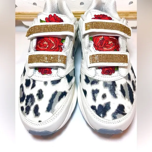 BROOKS ADDICTION WALKER VELCRO V-STRAP, STYLISH UPCYCLED SNEAKER, WHITE, SZ 9.5B