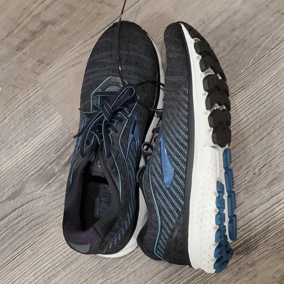Brooks Ghost 12 Sneakers Size 8.5