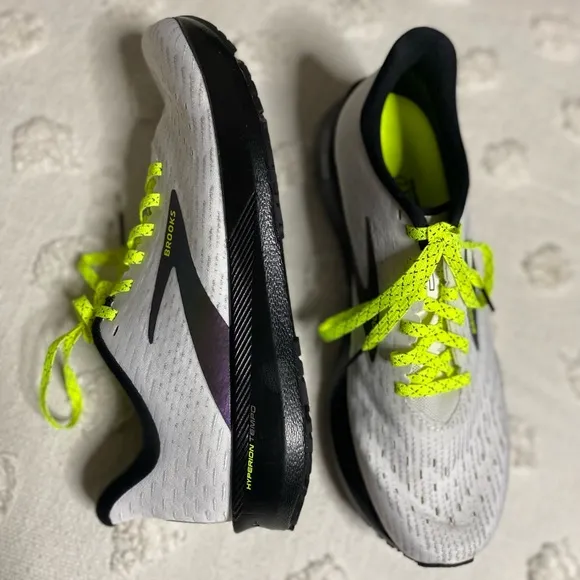 Brooks Hyperion Tempo Women’s Size 9.5 Running Shoes White Neon Green Sneakers