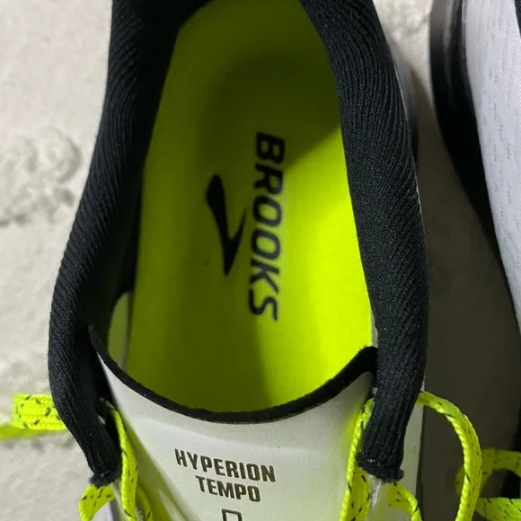Brooks Hyperion Tempo Women’s Size 9.5 Running Shoes White Neon Green Sneakers
