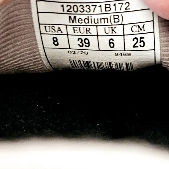 Brooks Revel 4 Women's Cream and Tan Sneakers