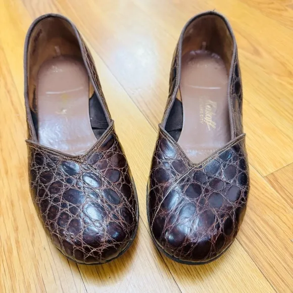 Brown Leather Crocodile Pattern Flats