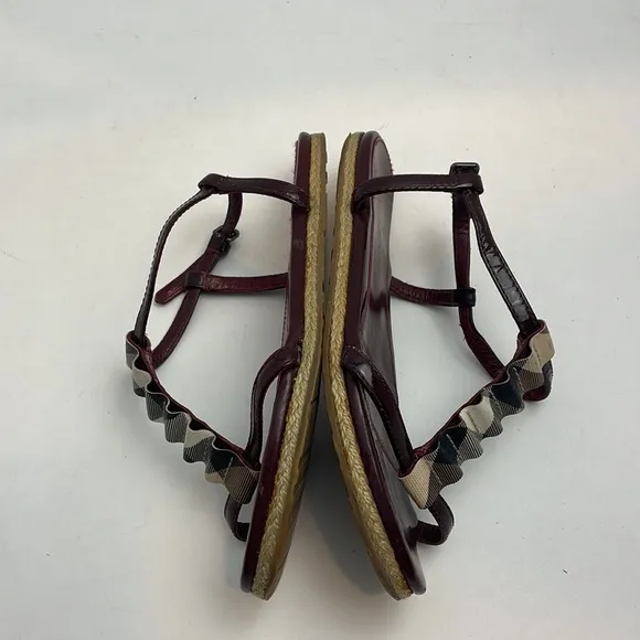 Burberry Burgundy Patent Leather Nova Check Coated Canvas T-Strap Flat Size 5