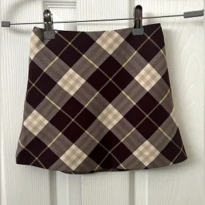 Burberry vintage children’s checkered skirt s/5T