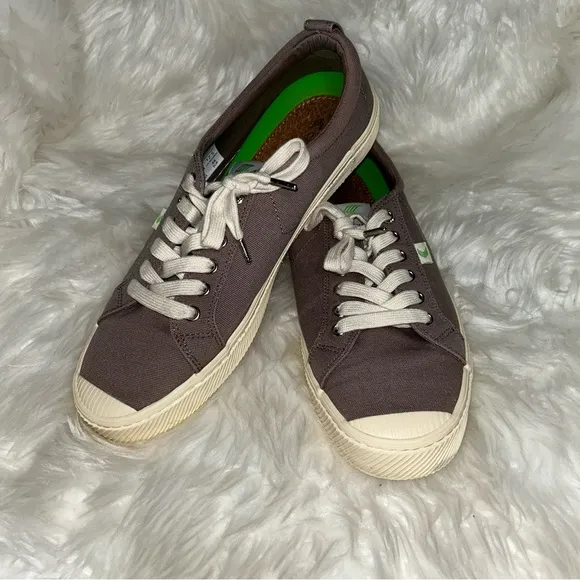 Cariuma Grey Canvas OCA Low Sneakers Sz 11