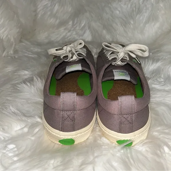 Cariuma Grey Canvas OCA Low Sneakers Sz 11