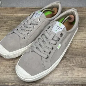 Cariuma OCA Low Suede Sneakers Men's 11 Cloud Gray Extra Laces NEW