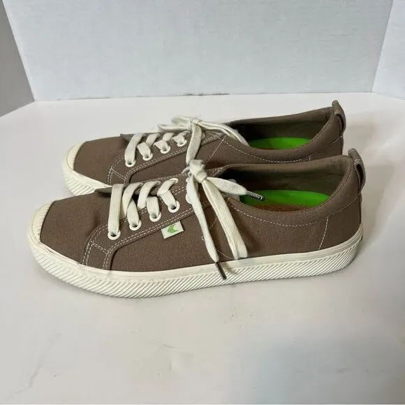 Cariuma Oca Unisex Canvas Low Top Taupe Skater Sneakers Women’s 9 Men’s 7.5