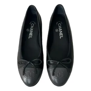 CHANEL Black Flats Timeless Elegance - Used