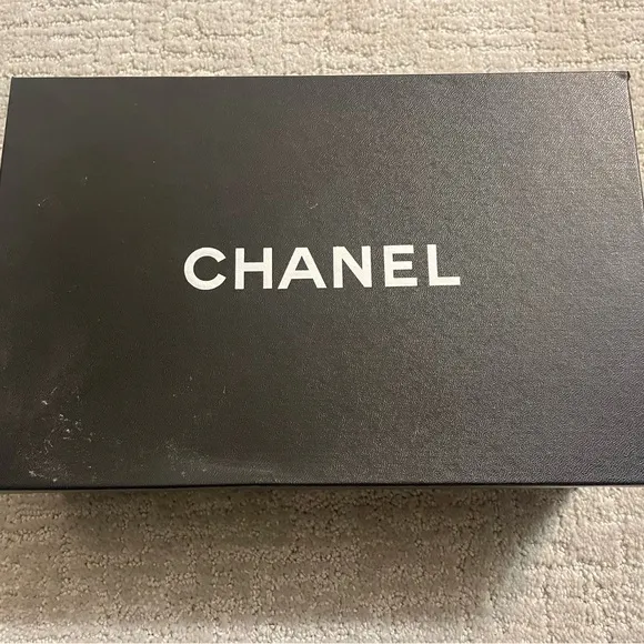 CHANEL Black Flats Timeless Elegance - Used