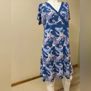 Chico’s~Charming~Soft~Stretchy~Paisley Print~V-Neck~Short Sleeve~Dress~Size 8