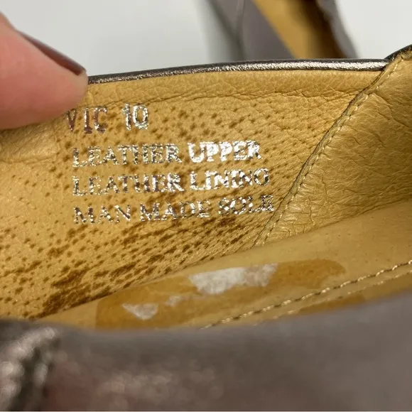 Chocolat Blu Cam 2 pleated metallic leather flats size 10
