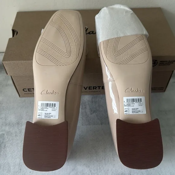 Clarks Ballet Flats Women's Ubree15 Step Sand Patent Sz. 9