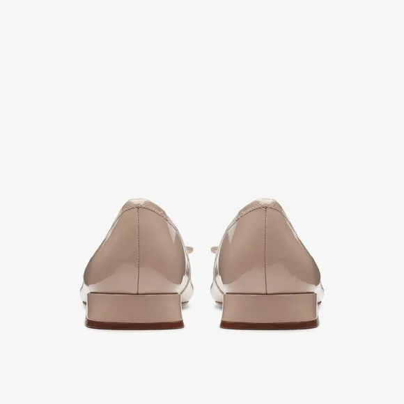 Clarks Ballet Flats Women's Ubree15 Step Sand Patent Sz. 9