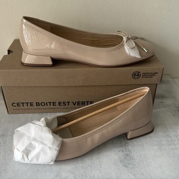 Clarks Ballet Flats Women's Ubree15 Step Sand Patent Sz. 9
