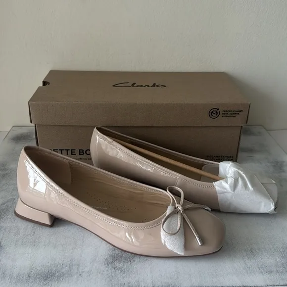 Clarks Ballet Flats Women's Ubree15 Step Sand Patent Sz. 9