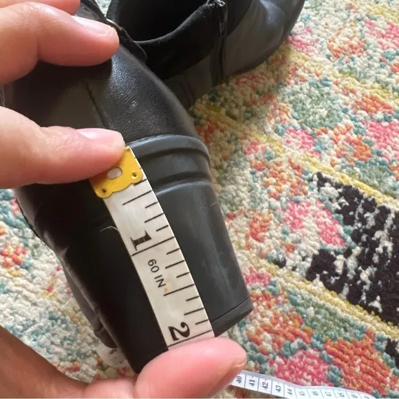 Clark’s Black Emslie Twist Boots size 8