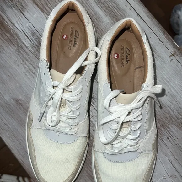 Clarks UN Rio Leather Neutral Toned Sneakers
