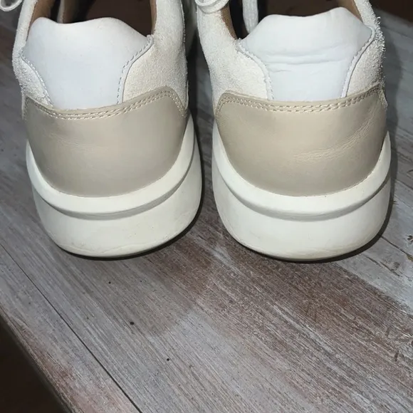 Clarks UN Rio Leather Neutral Toned Sneakers