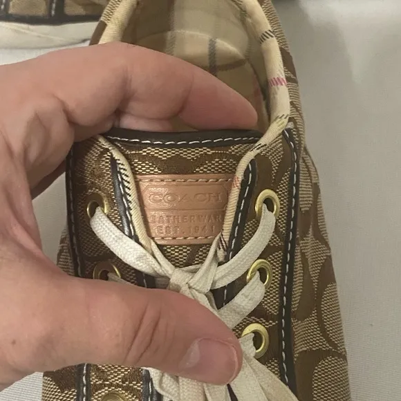 Coach Barrett monogram leather detail sneakers size 9 EUC
