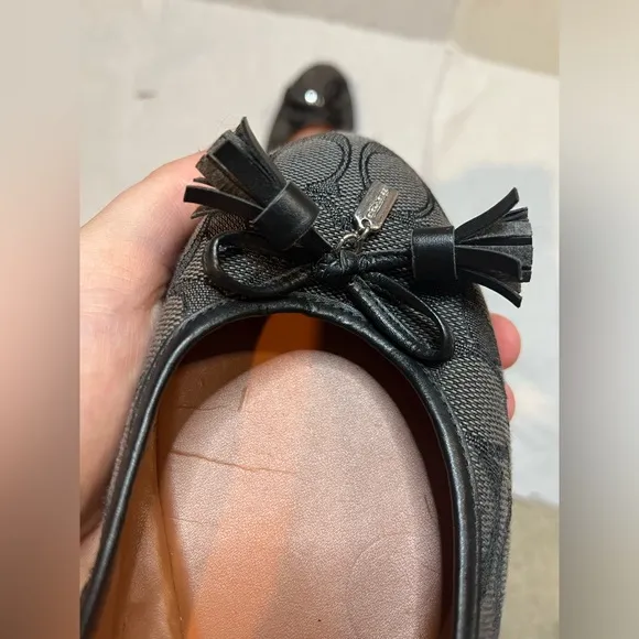 COACH C Logo Bea Black/Gray FeminineClassicDressy Charm Tassel Ballet Flats Sz 9