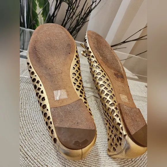 Coach Carsin Metallic Leather Laser Cut Perforations Flats Gold Sz 8.5 .