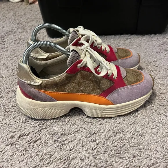 Coach women’s C152 Sig Tech runner sneaker size 7.5