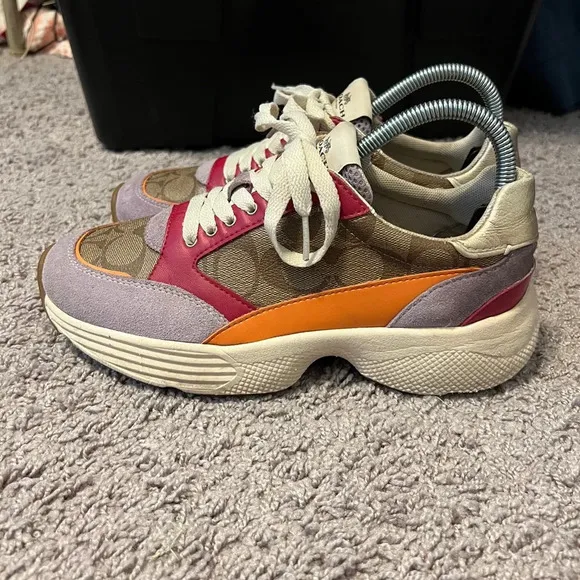 Coach women’s C152 Sig Tech runner sneaker size 7.5