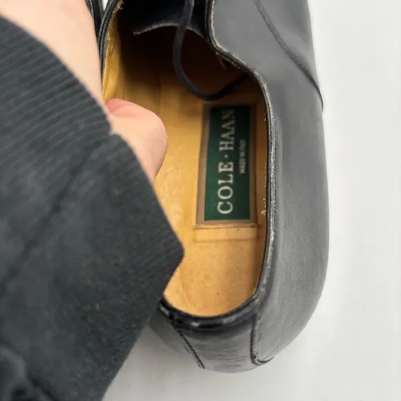 Cole Haan Men’s 9.5 Black Leather Cap Toe Lace Up Loafers