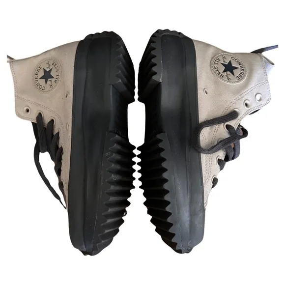 Converse Run Star Hike Hi Sneakers 'papyrus womens 6 New without box