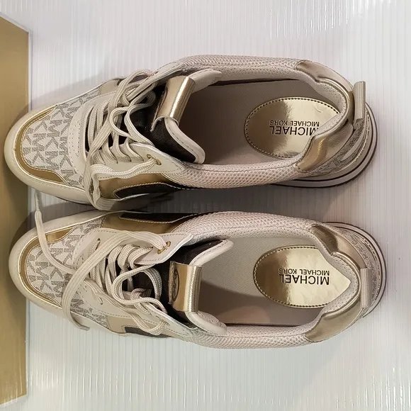 COPY - Michael Kors Wilma Trainer Two Tone Logo Size 9M Lace up Sneakers