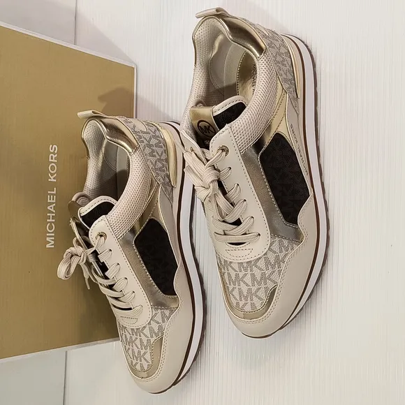 COPY - Michael Kors Wilma Trainer Two Tone Logo Size 9M Lace up Sneakers