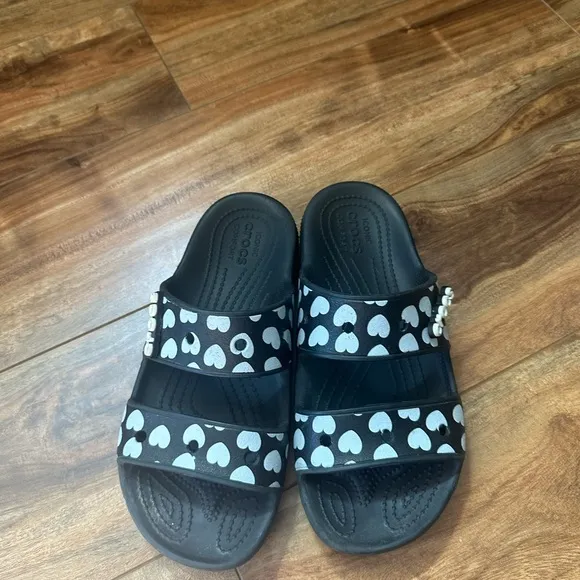 Crocs Black Heart Slides sz 7