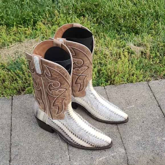 Dan Post natural cobra skin cowboy boots in a snip toe. Size 9D.