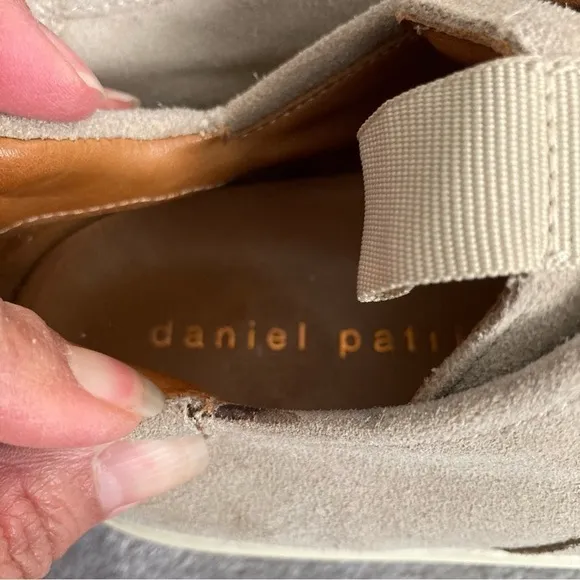 Daniel Patrick Low Top Suede Leather Neutral Tan Cream Lace Up Sneakers Size 7.5