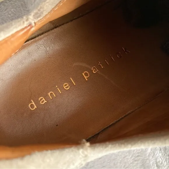 Daniel Patrick Low Top Suede Leather Neutral Tan Cream Lace Up Sneakers Size 7.5